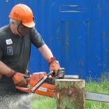 How to use a chainsaw
