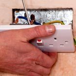 Converting a single socket outlet to a double socket